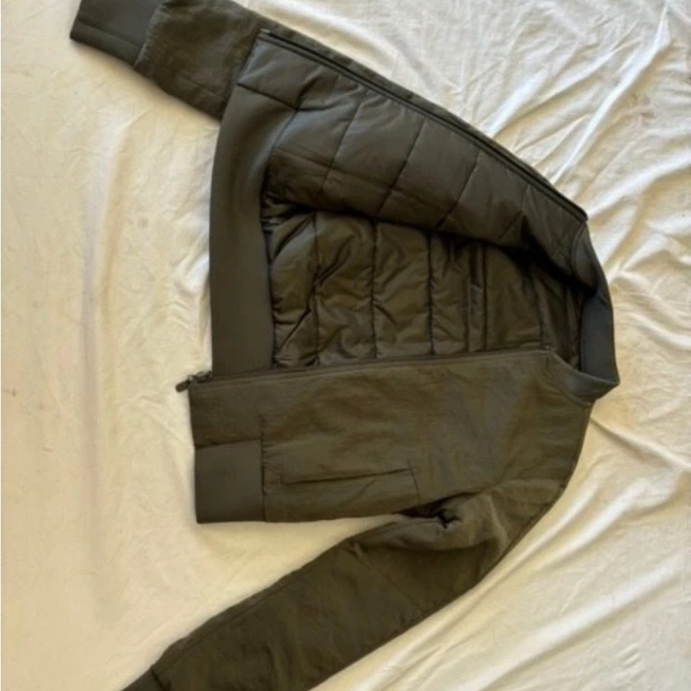 Lululemon Olive Green Women's Bomber Jacket- Worn Once! - Picture 4 of 7